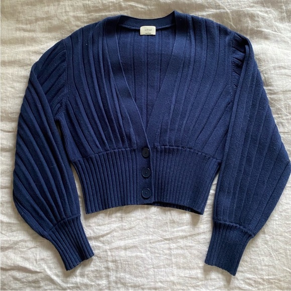 Like new Aritzia Wilfred Plunge Cardigan Navy Size XS - Picture 3 of 4